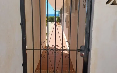 La Seguridad Integral de tu Hogar en la Costa del Sol: Más Allá de la Alarma